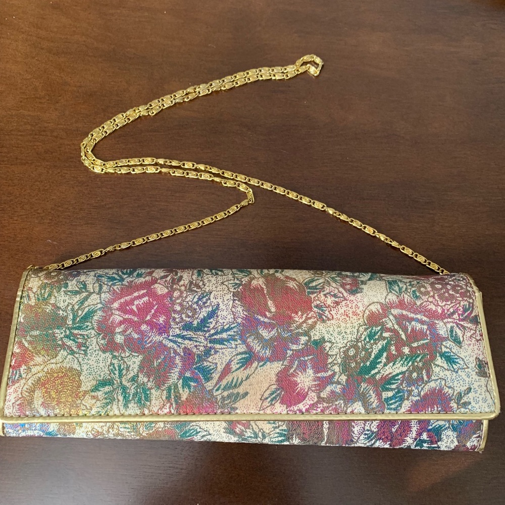 Aldo clutch